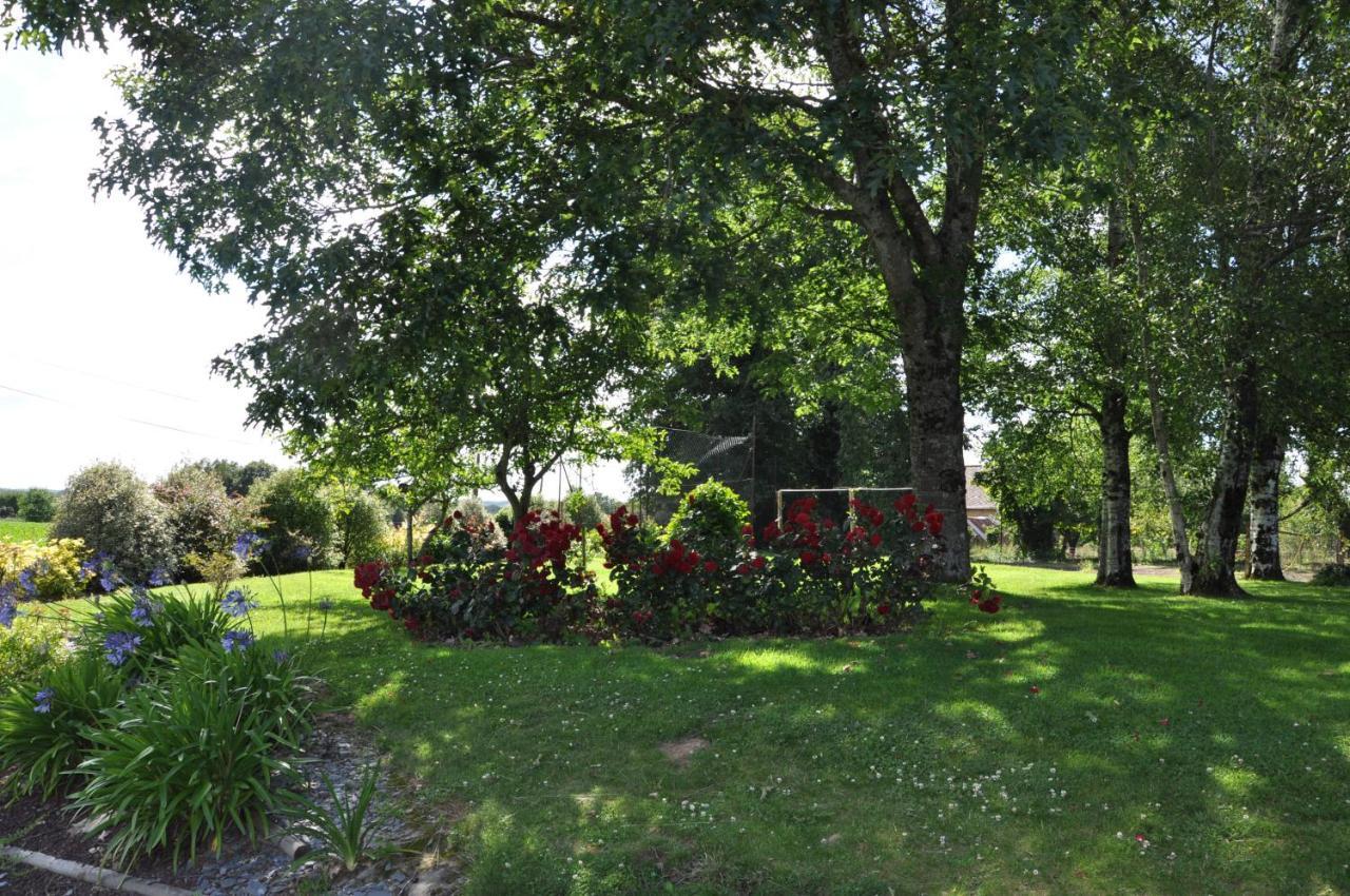 Perrault Gites Loscouet-sur-Meu Exterior photo
